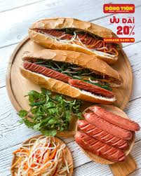 Bánh mì kẹp pate xúc xích - Ảnh 1