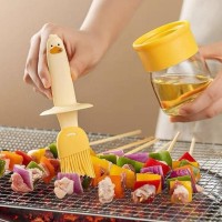 CHỔI QUÉT DẦU KÈM BÌNH ĐỰNG DẦU HÌNH VỊT VÀNG - Ảnh 1