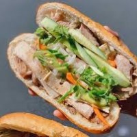 Bánh mì kẹp pate rau dưa - Ảnh 1