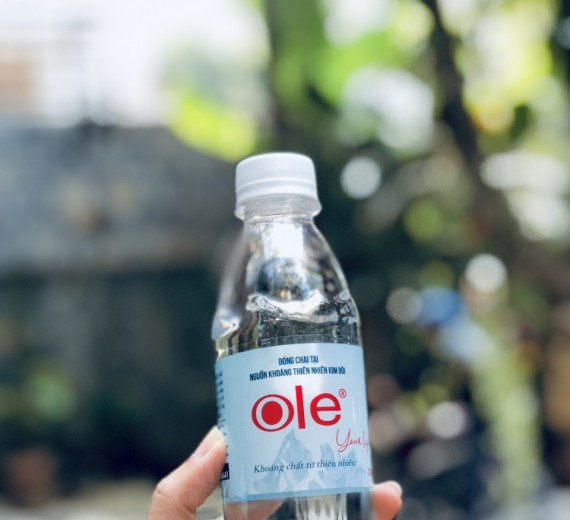 Nước khoáng thiên nhiên OLE 330ML