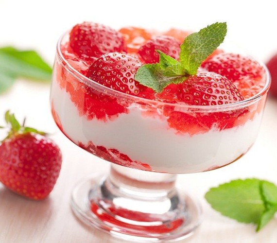 Sữa Chua Dâu Tây                      Strawberry Yogurt