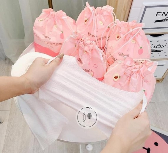 Khăn lau đa năng dùng để rửa mặt, dùng thay bông tẩy trang, làm khăn giấy lau tay và đắp toner