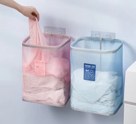Giỏ đựng quần áo gấp gọn treo dán cường lực