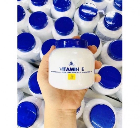 Kem Vitamin E Nắp Xanh Thái Lan