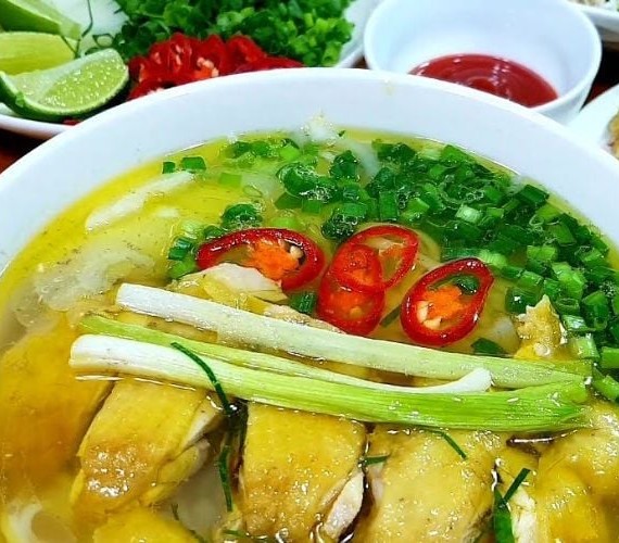 Phở Gà Truyền Thống