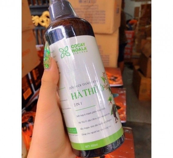 Dầu Gội Thảo Dược Hà Thủ Ô 800ml Giúp Đen Tóc Kích Mọc Tóc