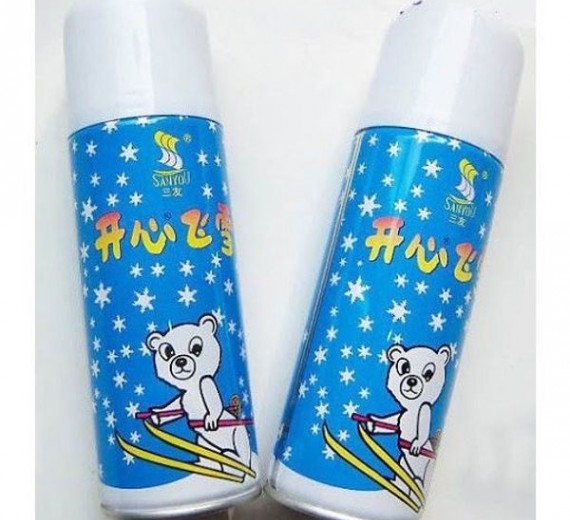Chai xịt bọt tuyết sinh nhật