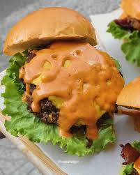 Burger bò sốt cay ngọt