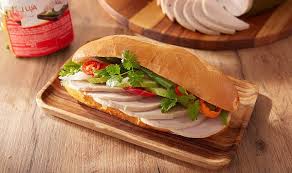 Bánh mì kẹp pate giò chả