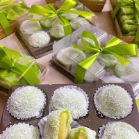 Bánh cốm phủ dừa