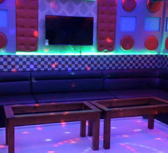 Karaoke Quỳnh Hương: 3B/4 Cô giang, Phường 9, Thành phố Đà Lạt.