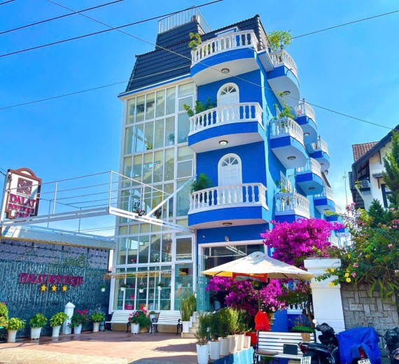 Dalat Boutique PNP Hotel : 14 Đ. Huỳnh Thúc Kháng, Phường 4, Đà Lạt, Lâm Đồng 670000, Việt Nam