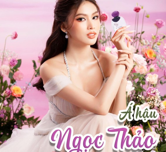 Nước hoa nữ thơm lâu Charme Avenue 35ml mùi hương nhẹ nhàng quyến rũ từ hoa cỏ lưu hương tinh tế