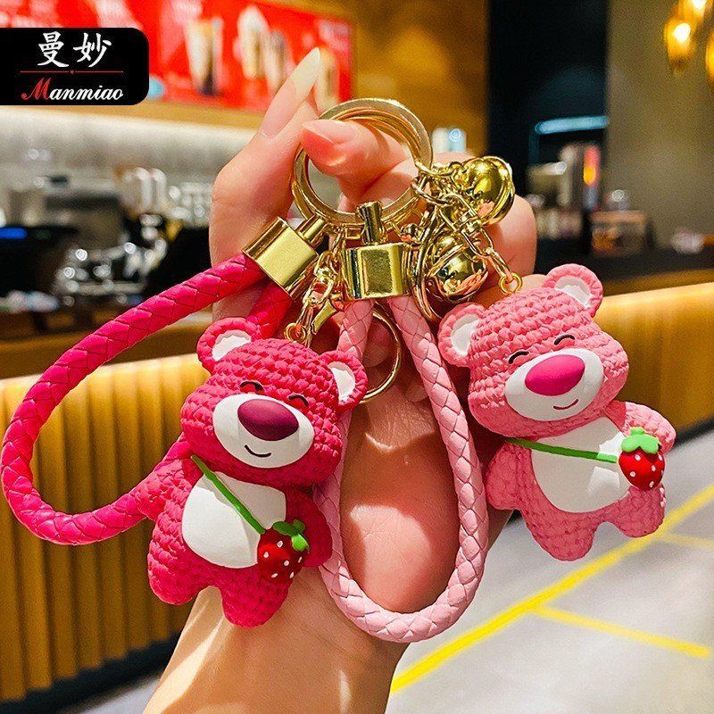 MÓC KHÓA TƯỢNG GẤU DÂU KÈM DÂY BỆN - Ảnh 1