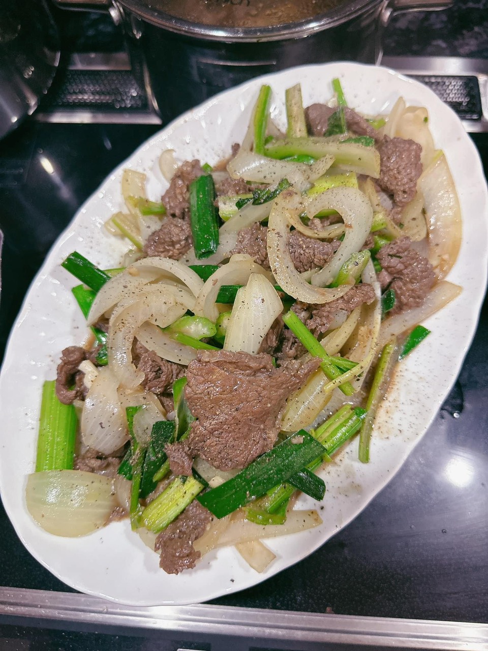 BÒ XÀO CẦN TỎI - Ảnh 1