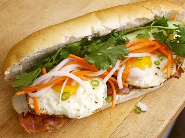 Bánh mì Ốp La - Ảnh 1